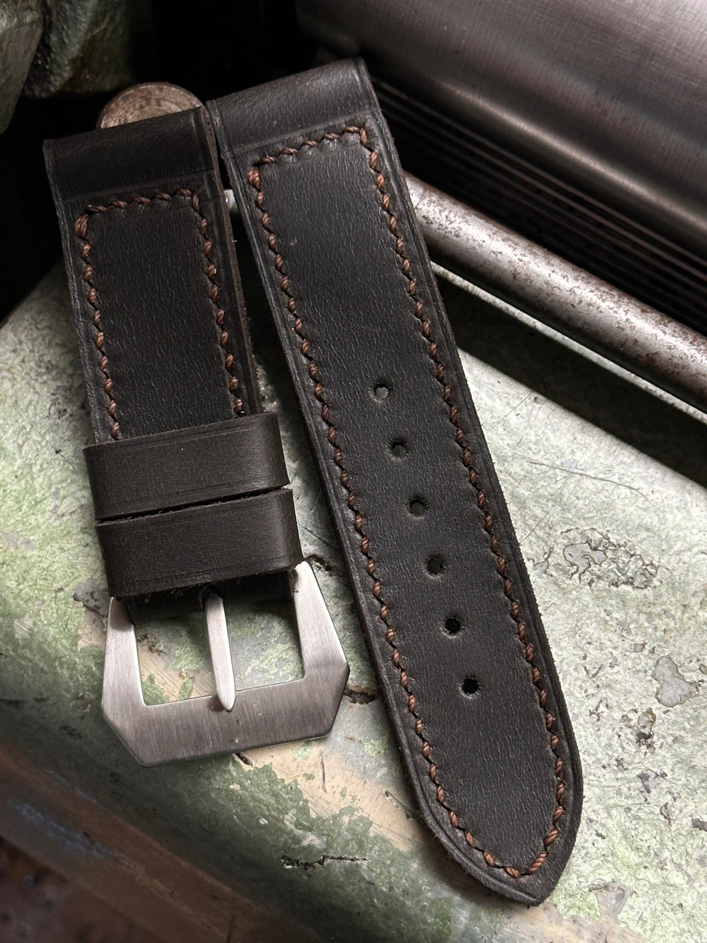 DARK BROWN Vintage style [sanders] strap