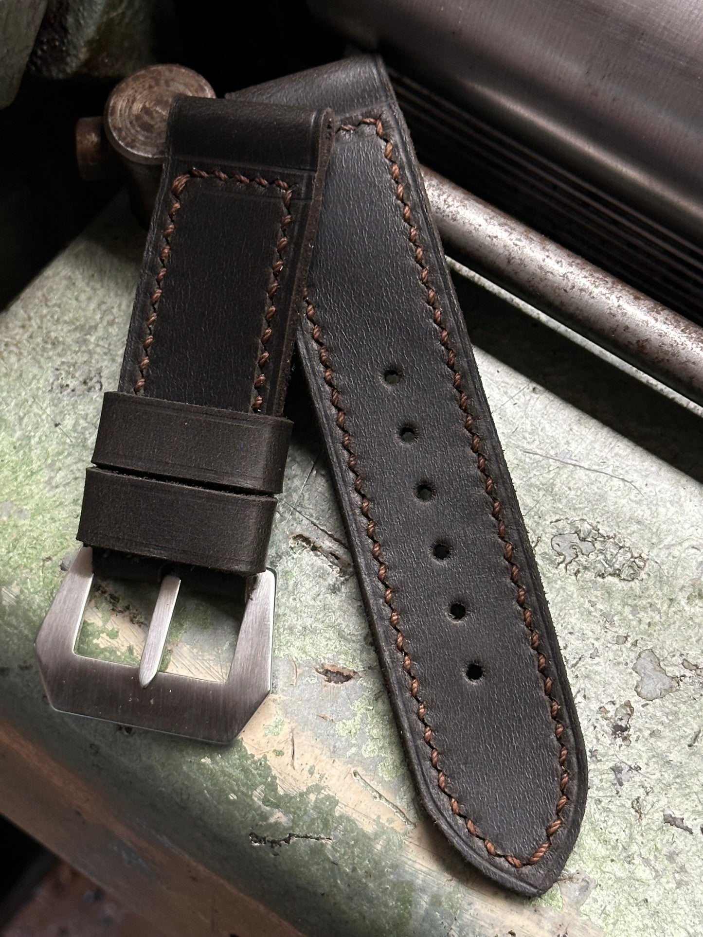 DARK BROWN Vintage style [sanders] strap