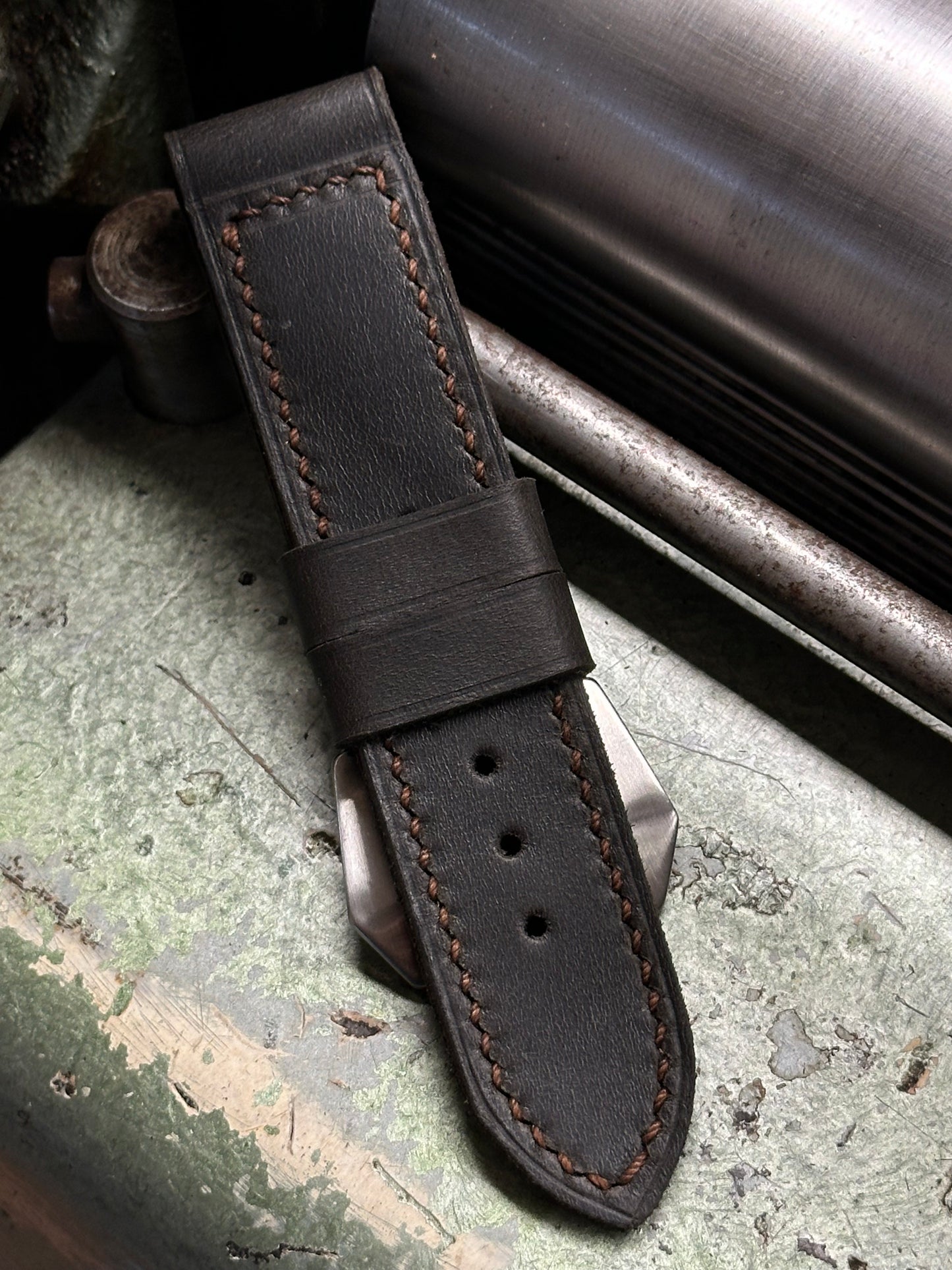 DARK BROWN Vintage style [sanders] strap