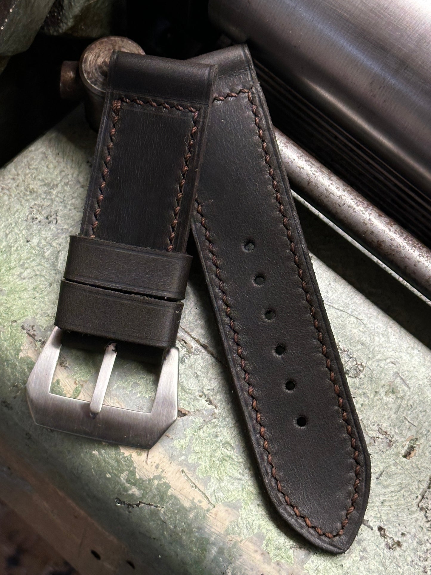 DARK BROWN Vintage style [sanders] strap